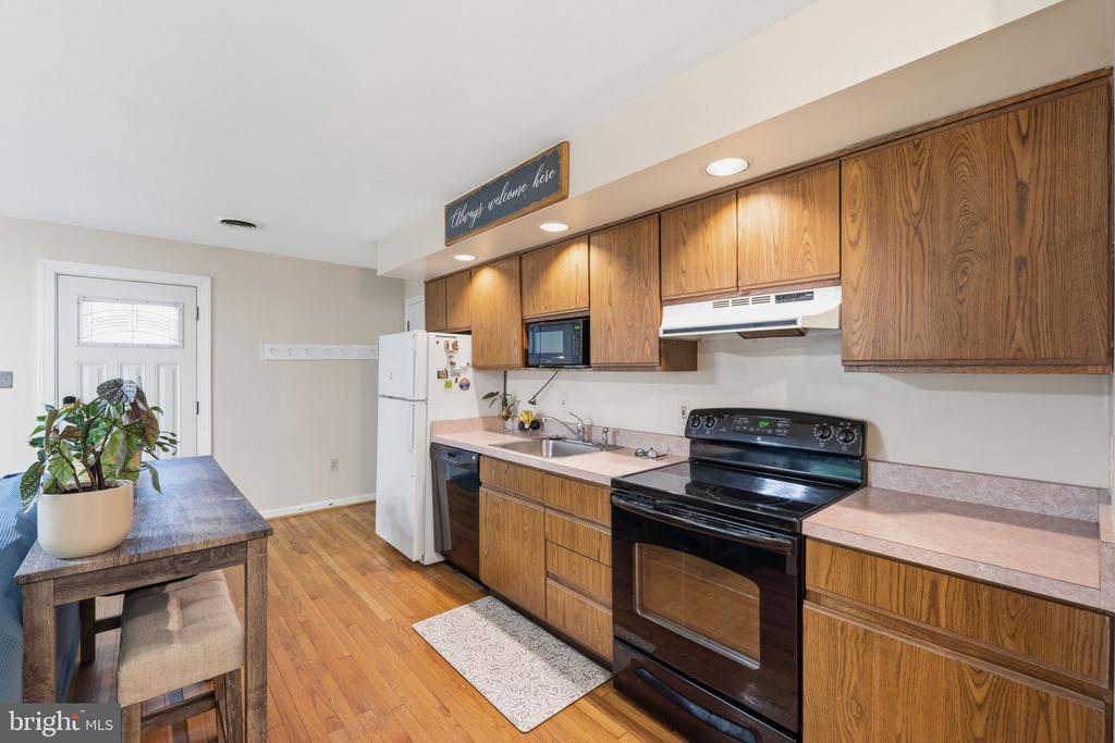 15336 BAILEYS LANE