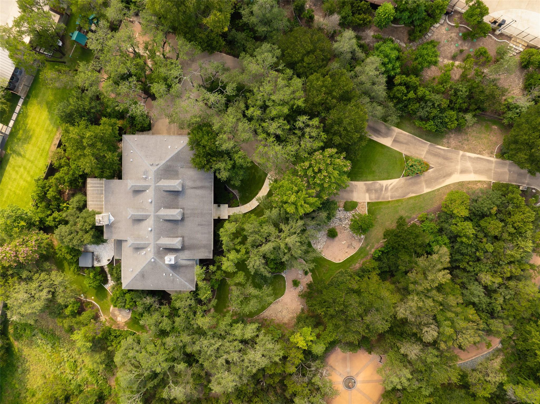 103 Woodview CT