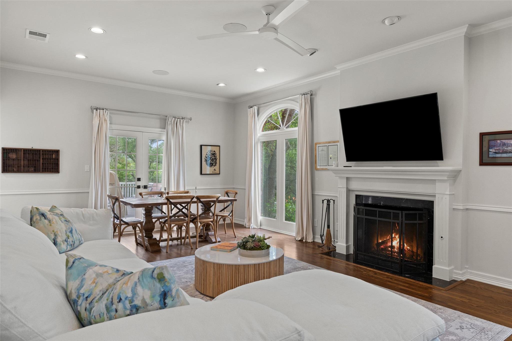 2922 Thousand Oaks DR