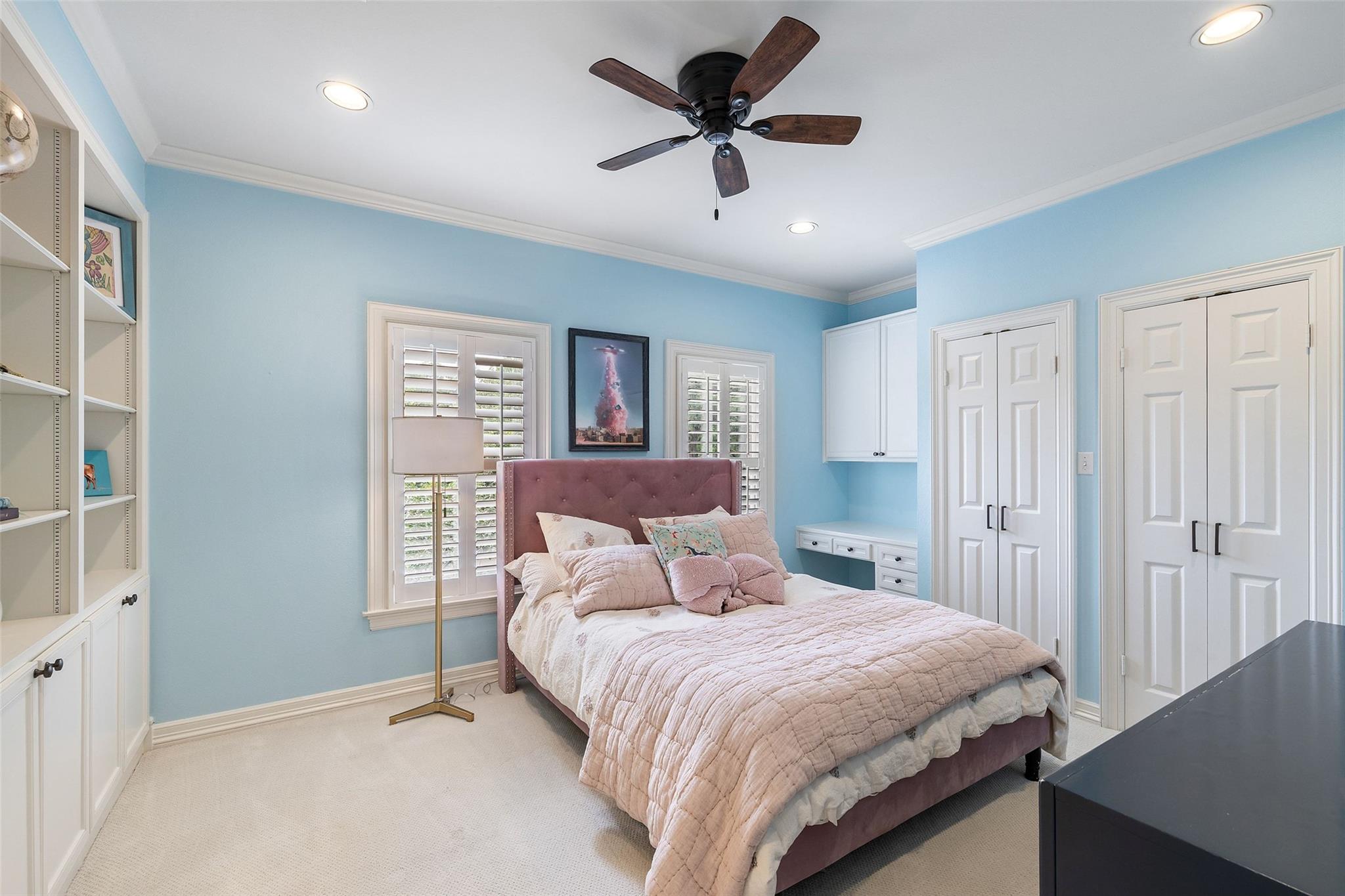 2922 Thousand Oaks DR