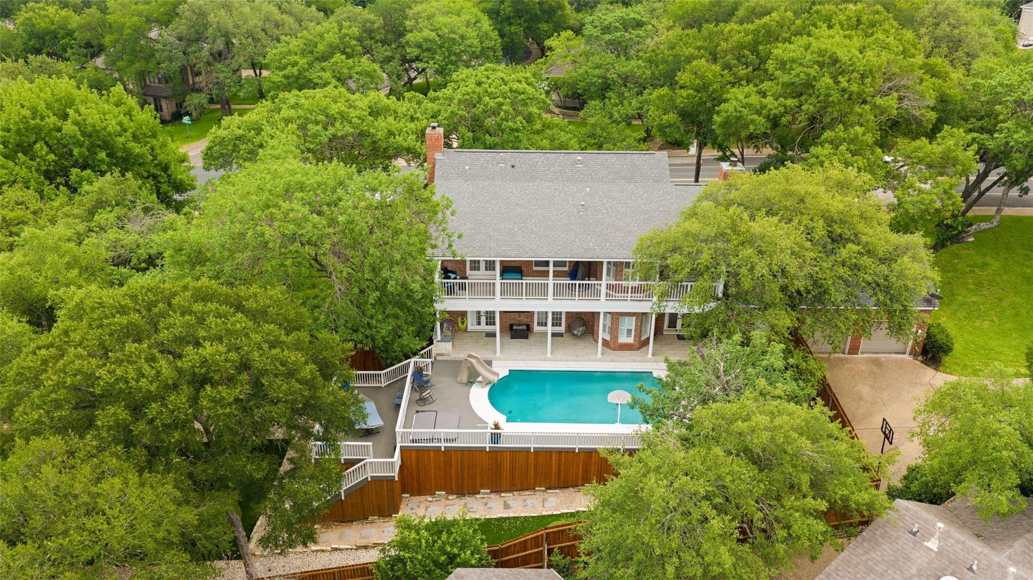 2922 Thousand Oaks DR