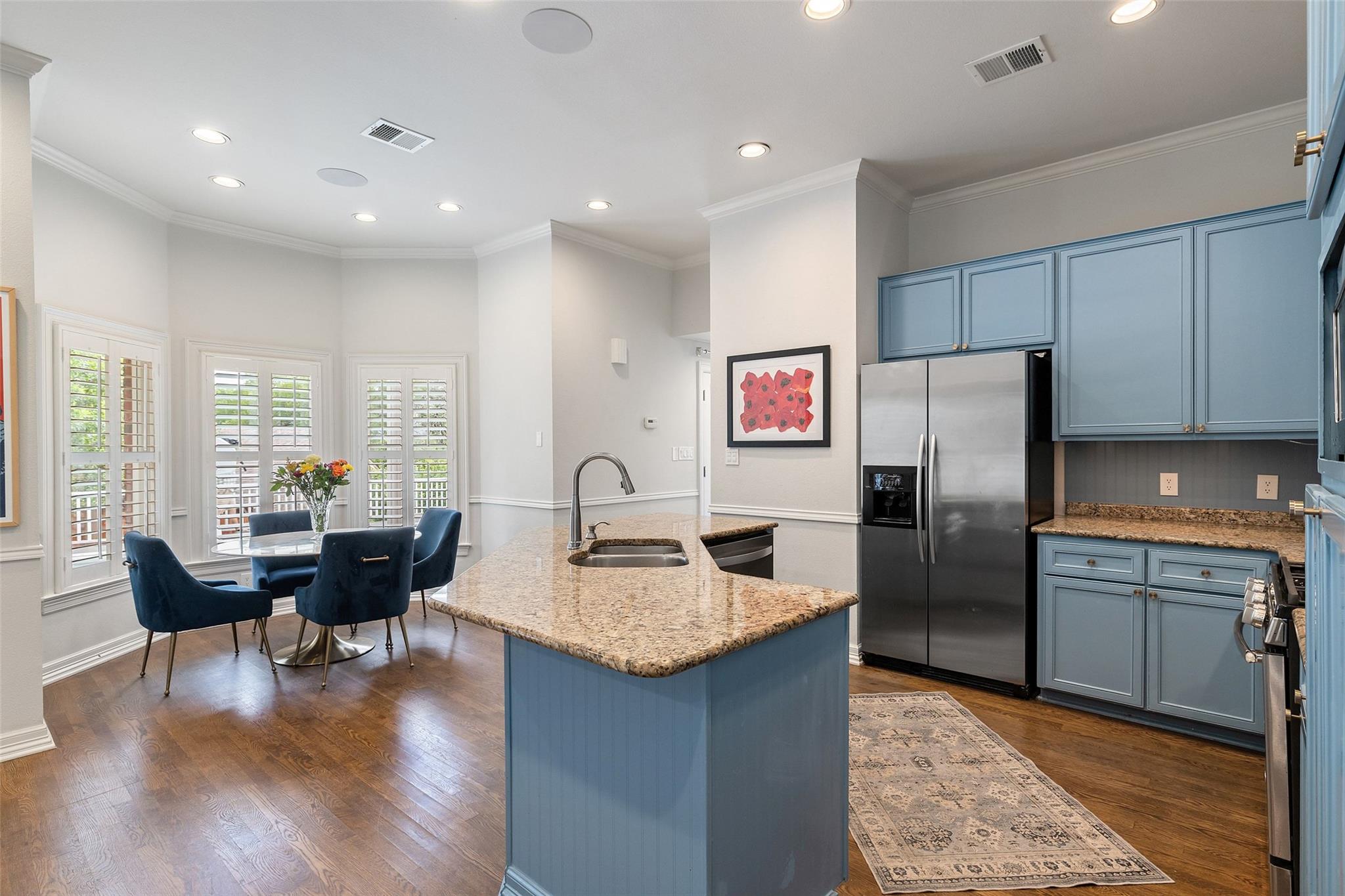 2922 Thousand Oaks DR