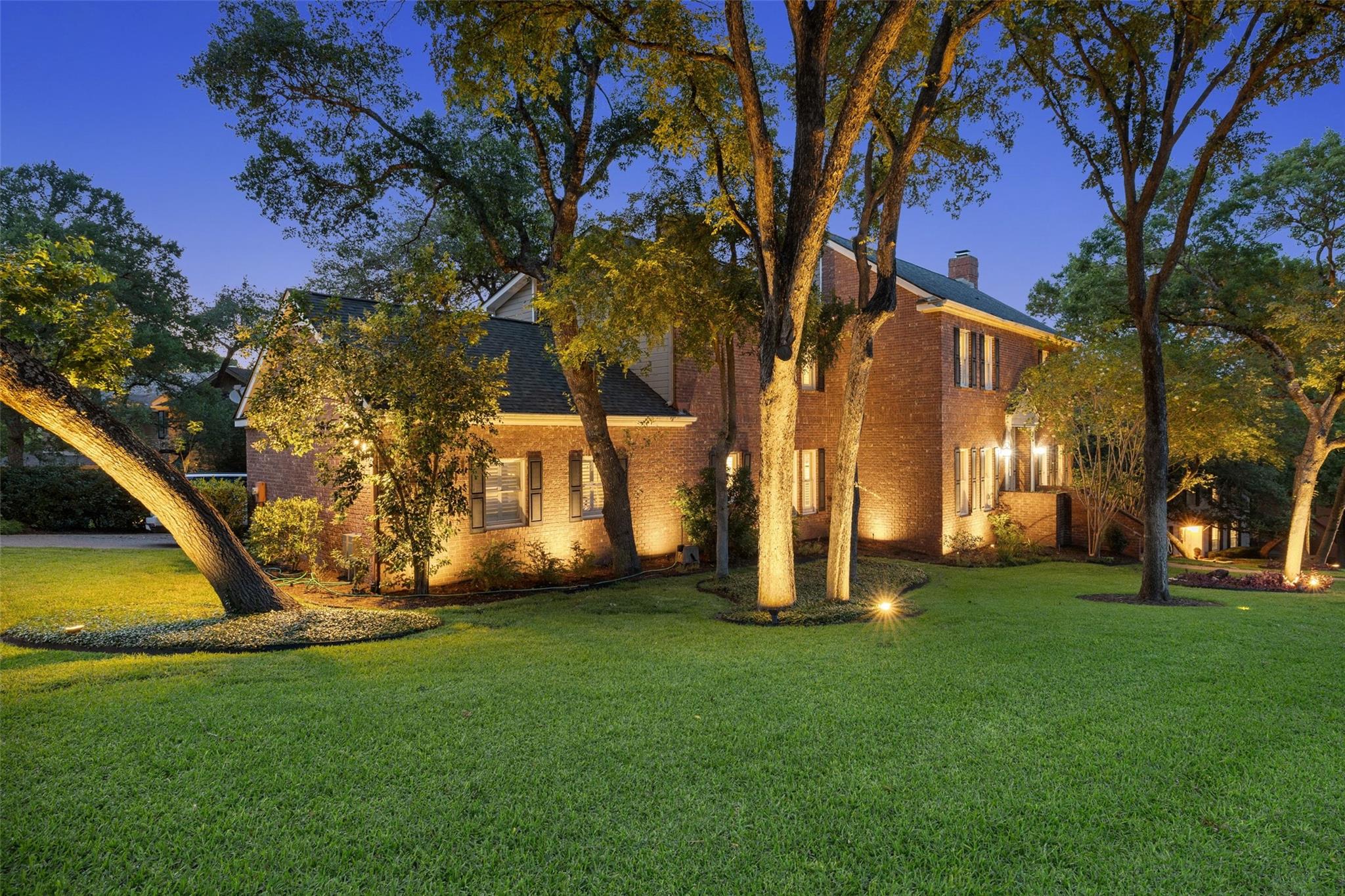 2922 Thousand Oaks DR