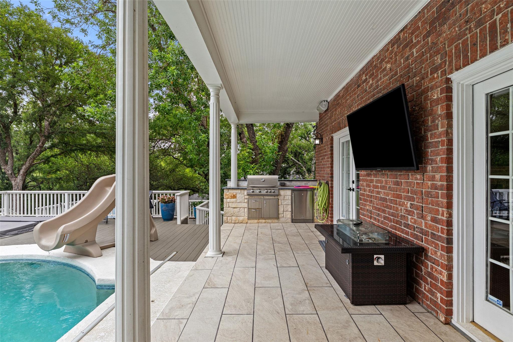2922 Thousand Oaks DR