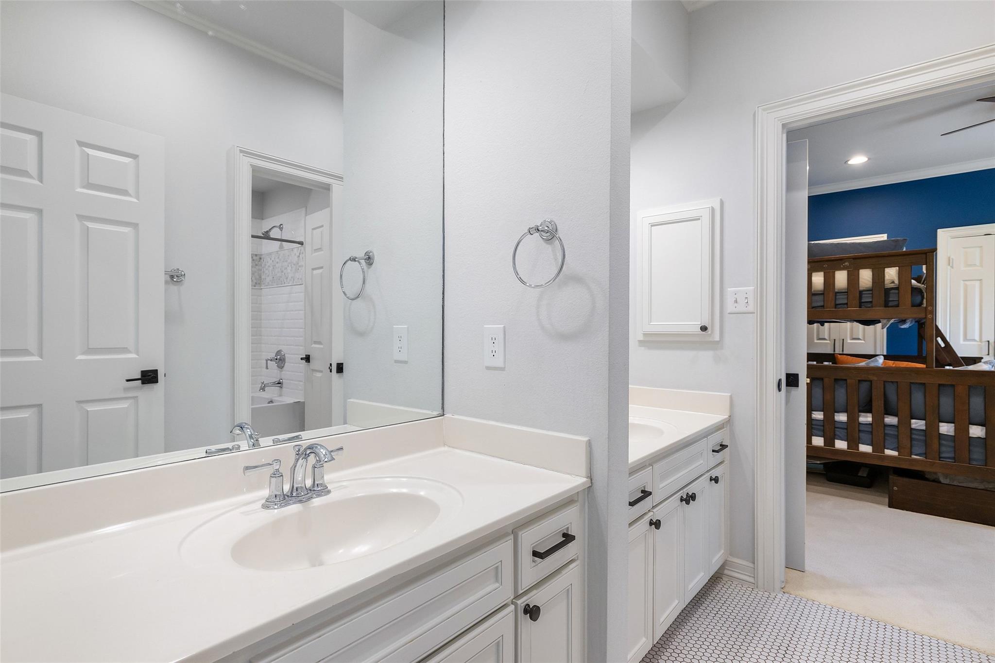 2922 Thousand Oaks DR