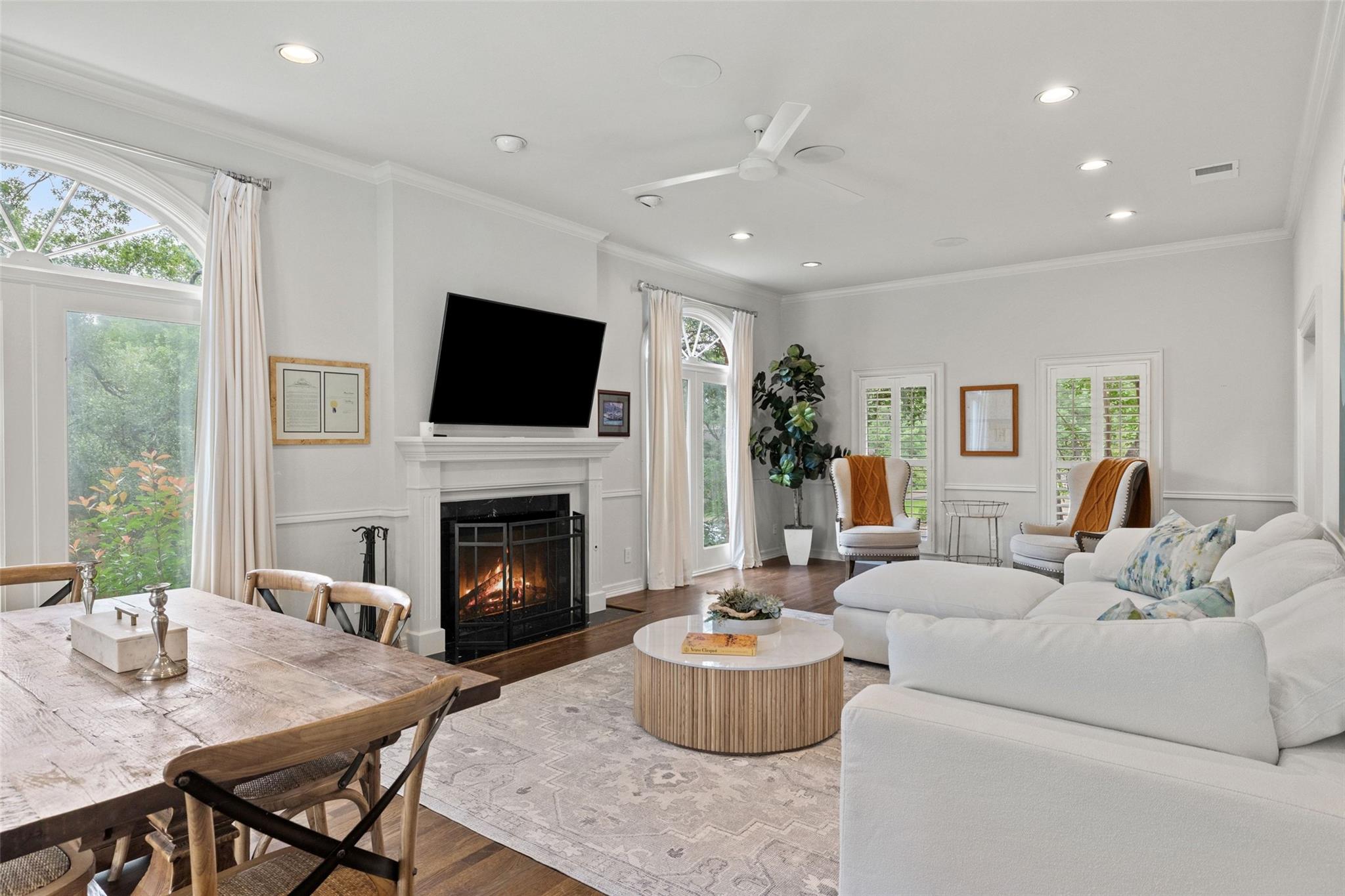 2922 Thousand Oaks DR