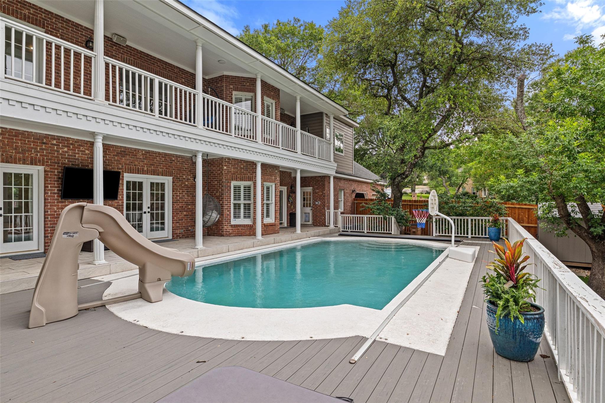 2922 Thousand Oaks DR