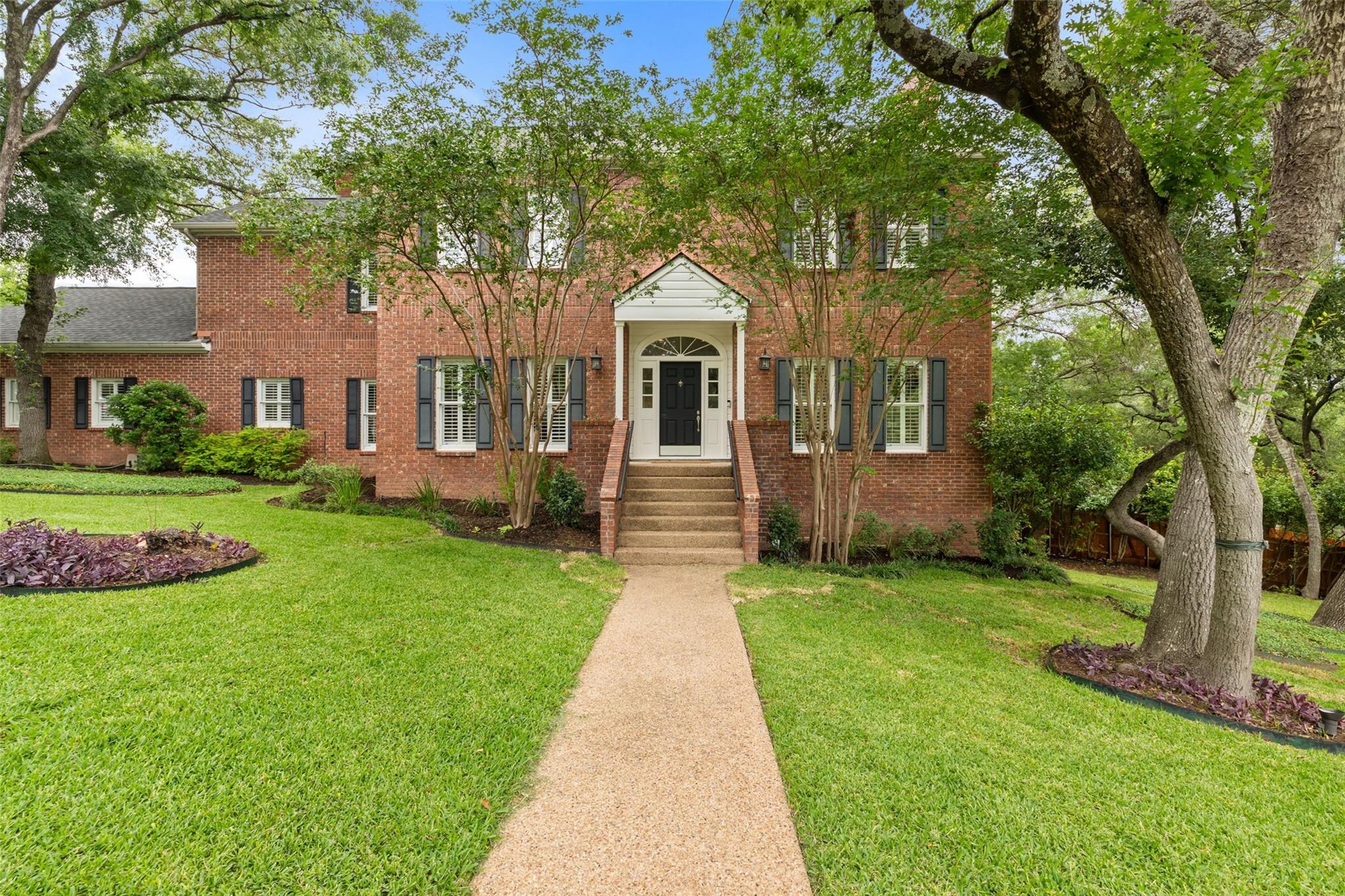 2922 Thousand Oaks DR