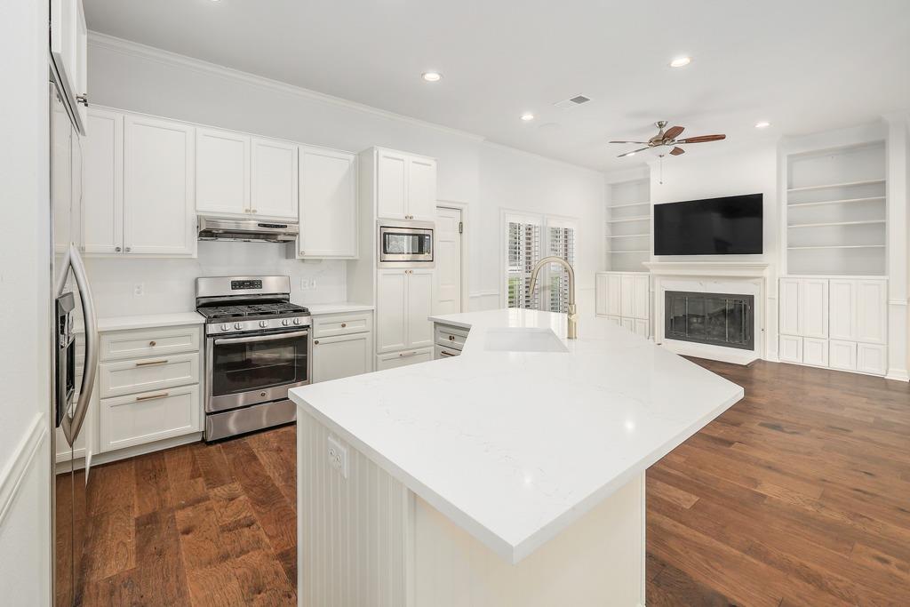 2922 Thousand Oaks DR