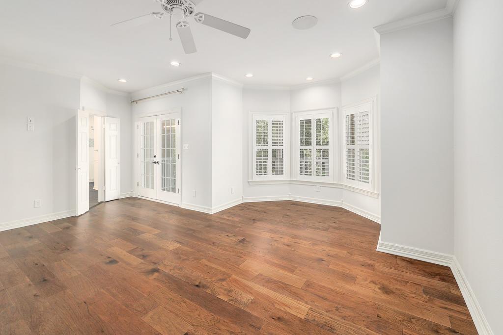 2922 Thousand Oaks DR