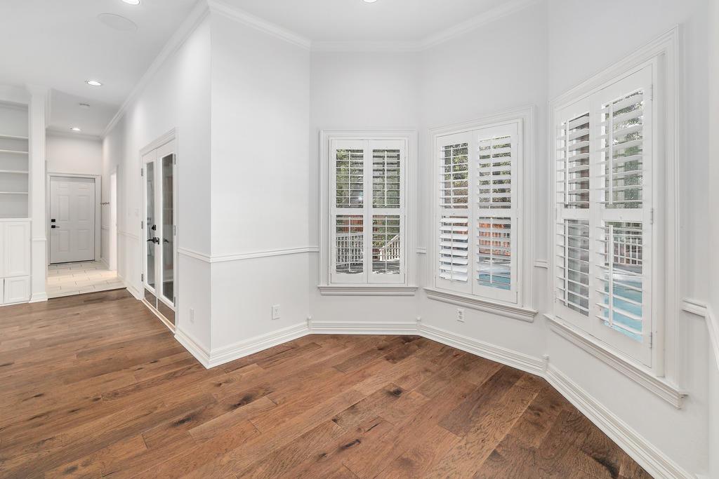 2922 Thousand Oaks DR