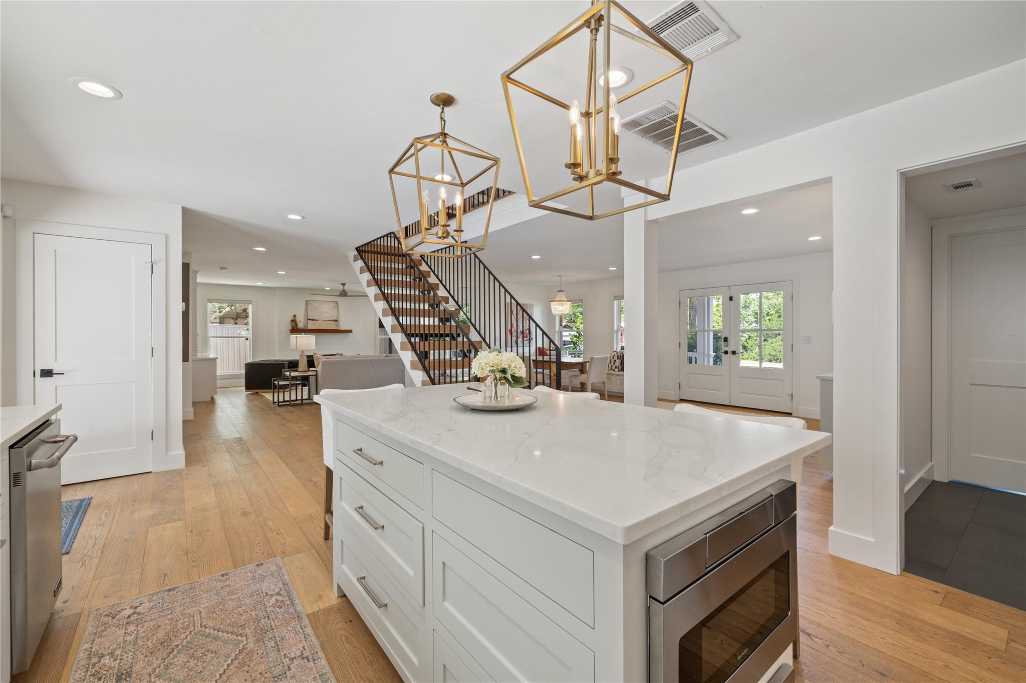 3115 Thousand Oaks DR