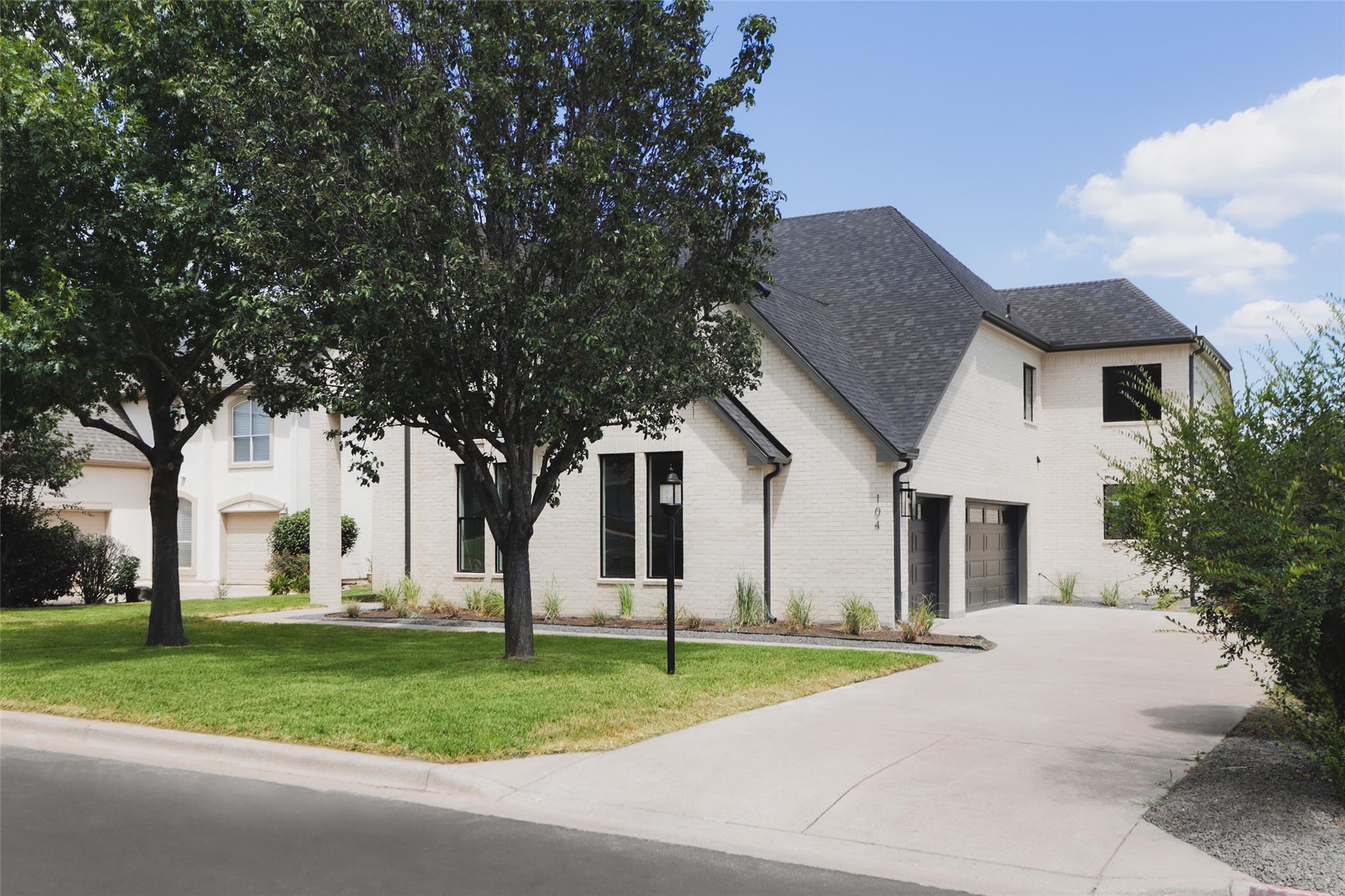 104 Whitley DR