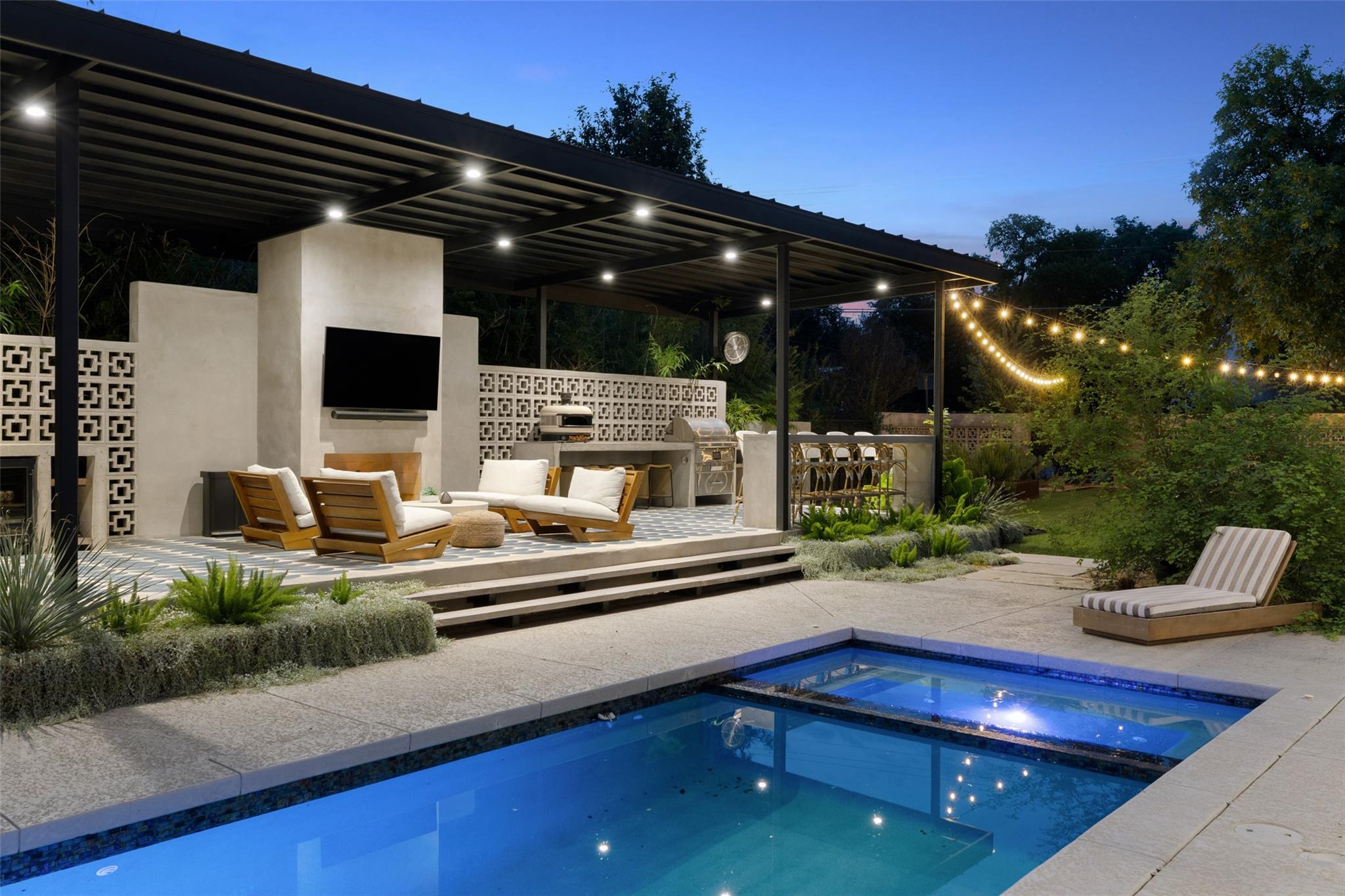 204 Westbrook DR