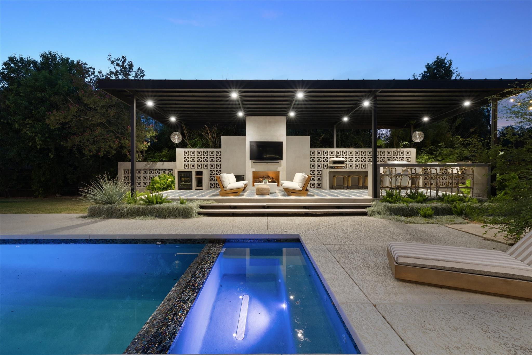 204 Westbrook DR