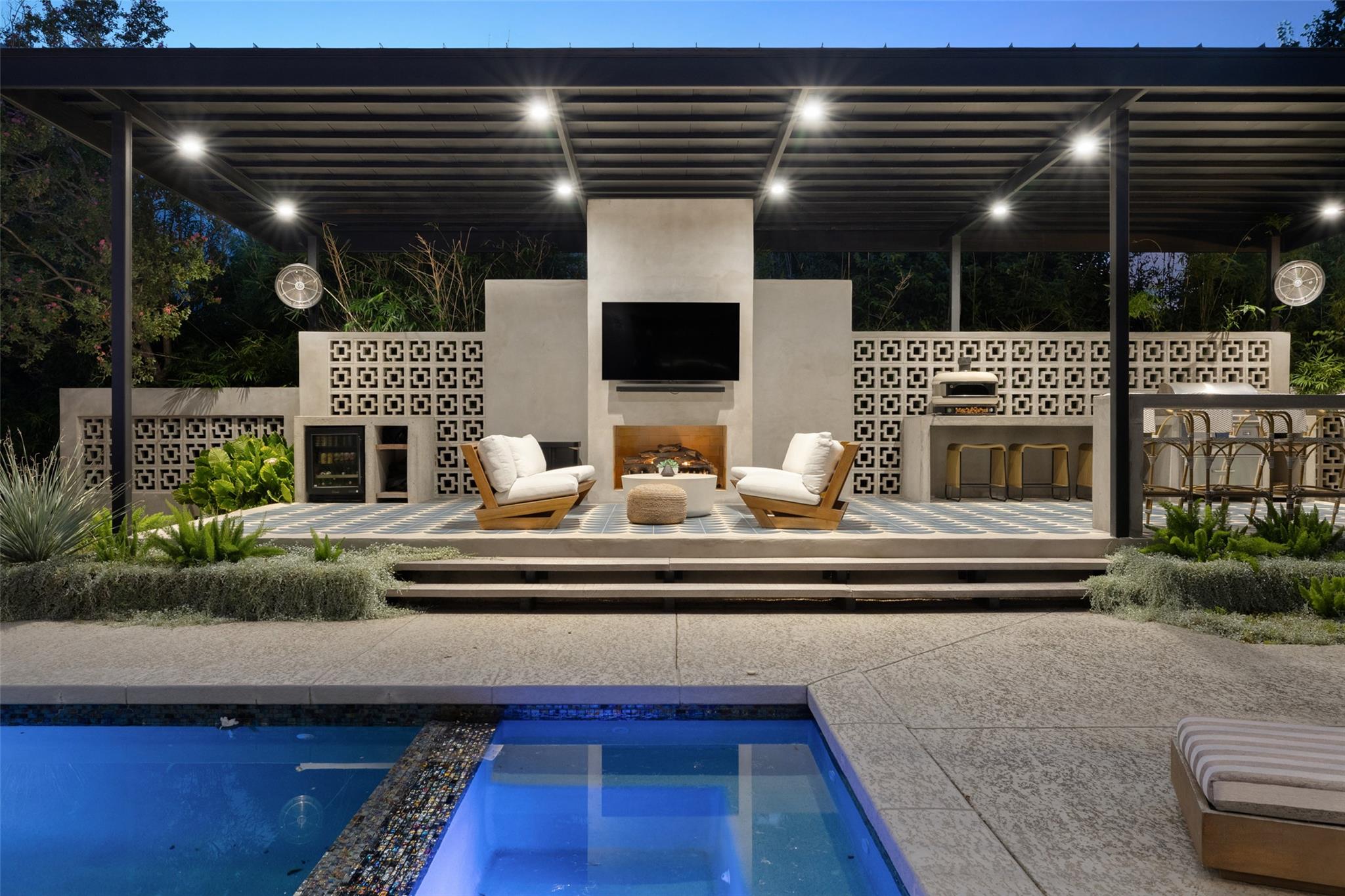 204 Westbrook DR