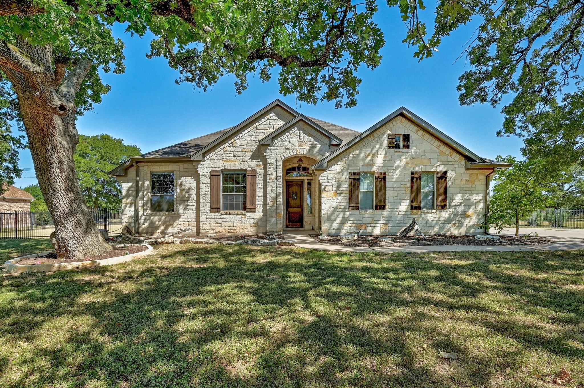 577 Shelf Rock RD
