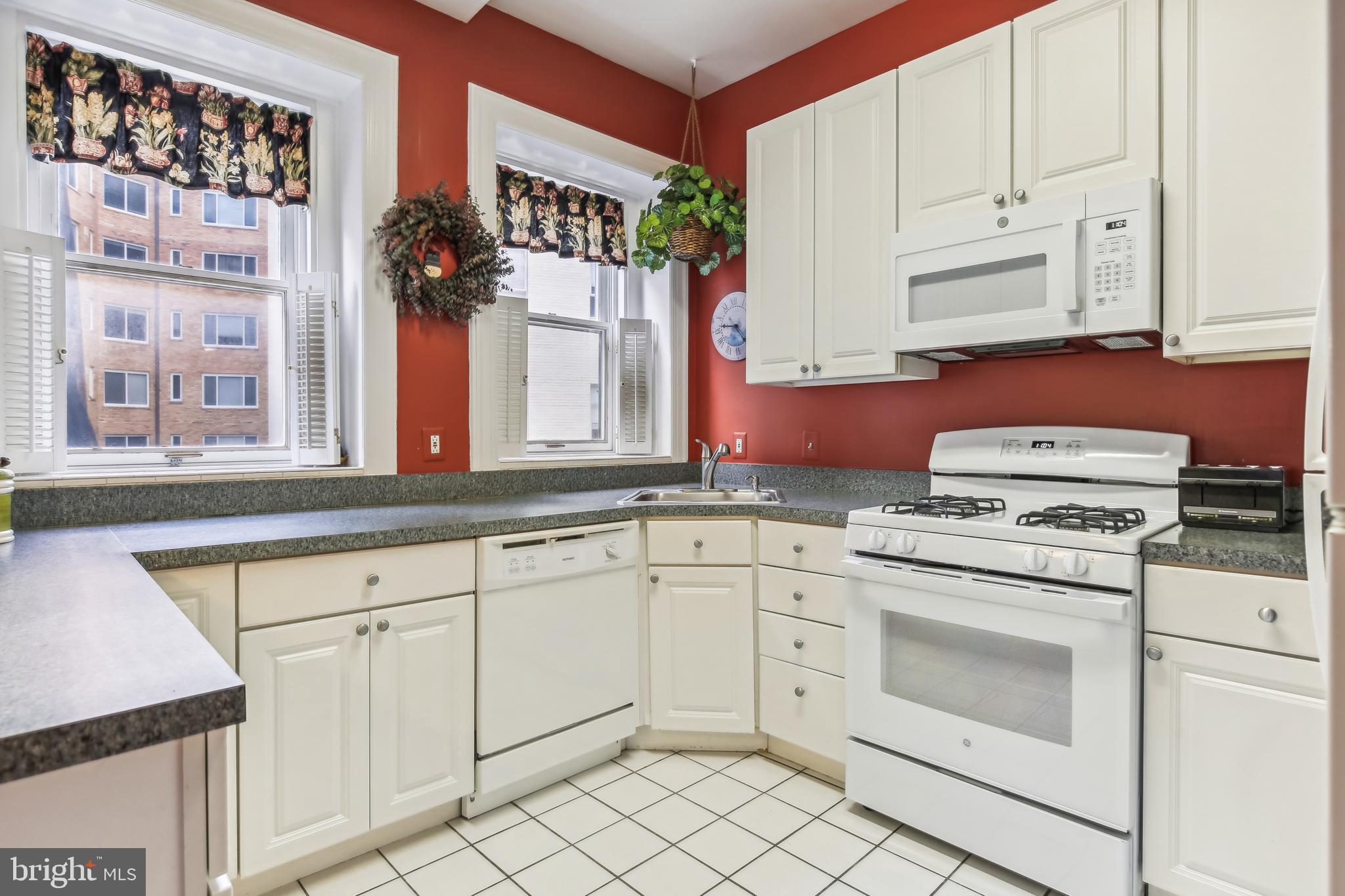 1734 P St NW #28