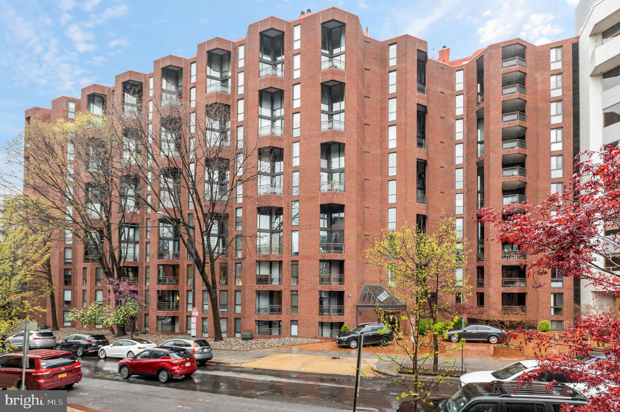 1099 22nd St NW #409