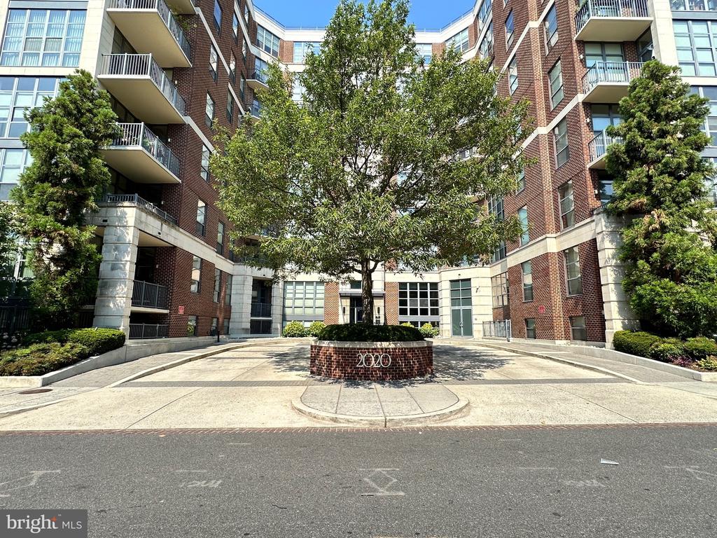 2020 12th St NW #708