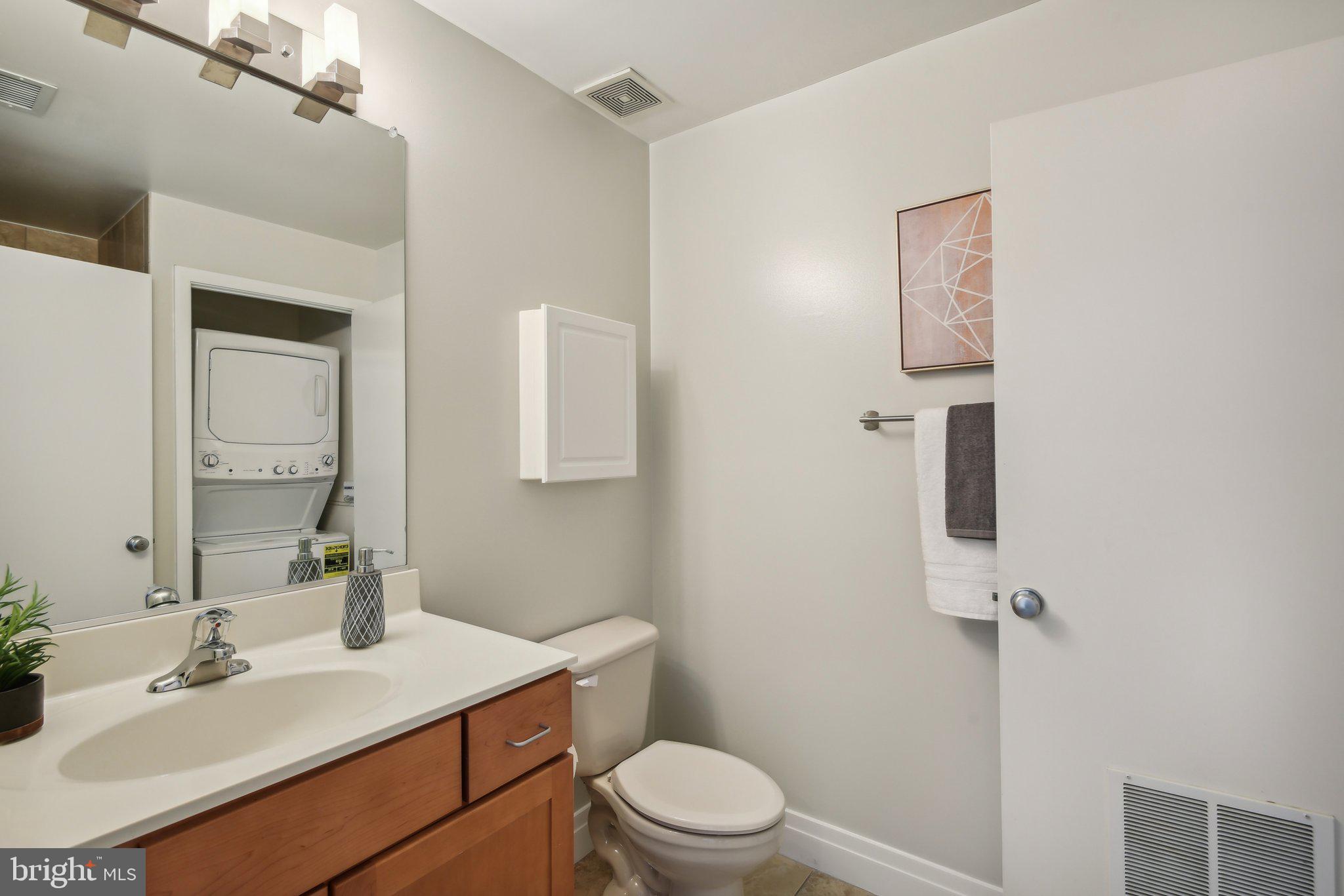 2020 12th St NW #708