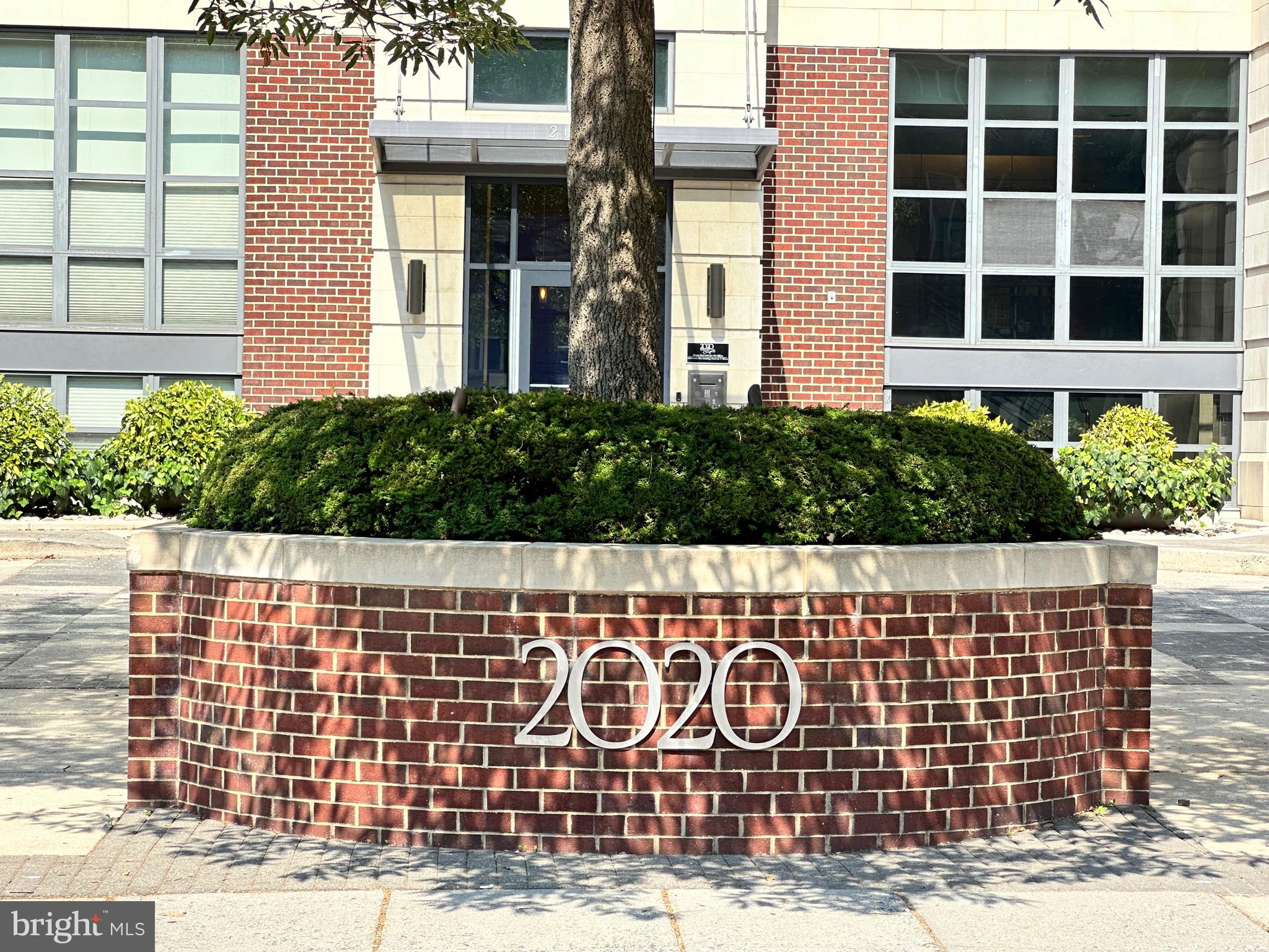 2020 12th St NW #708