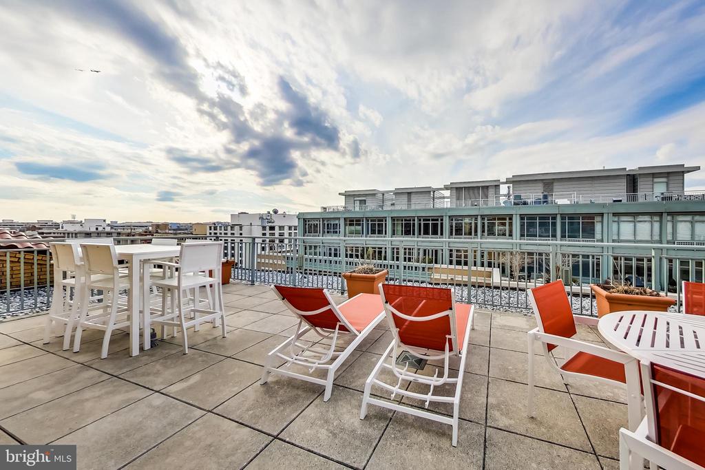 2425 L St NW #217