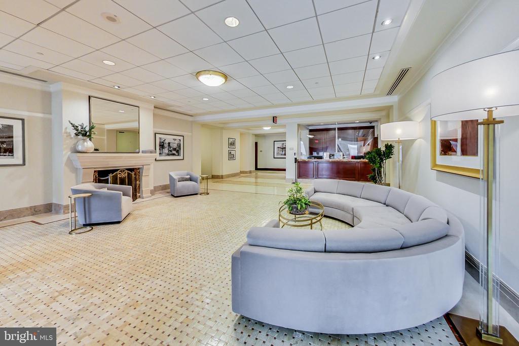 2425 L St NW #217