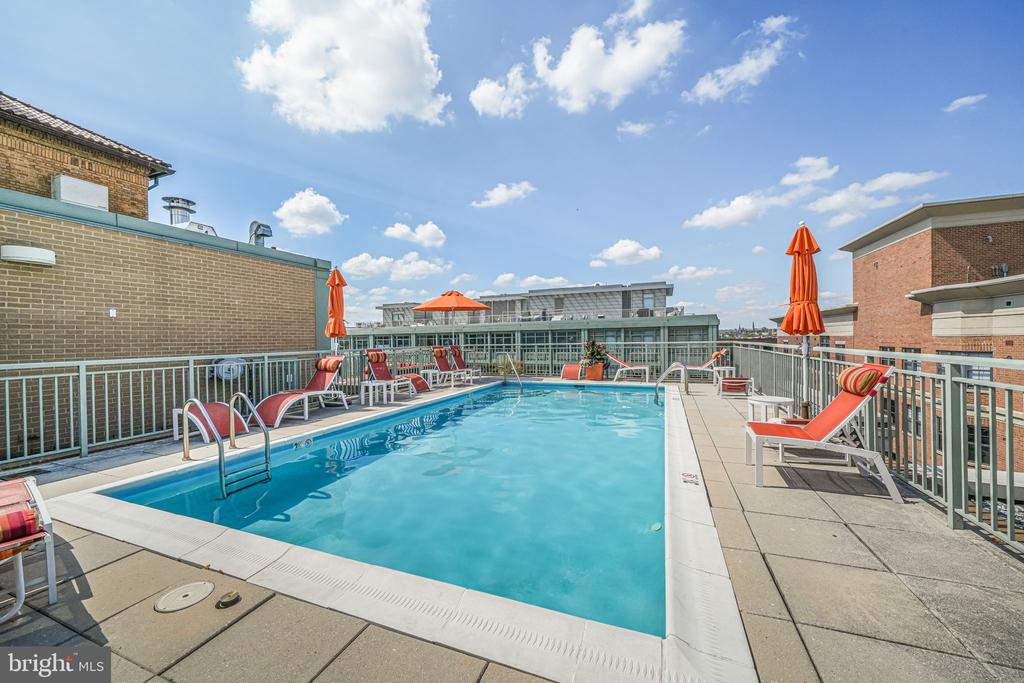 2425 L St NW #217