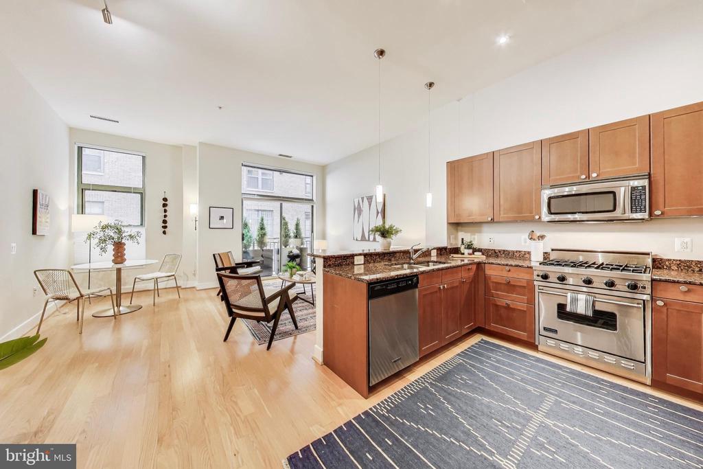 2425 L St NW #217