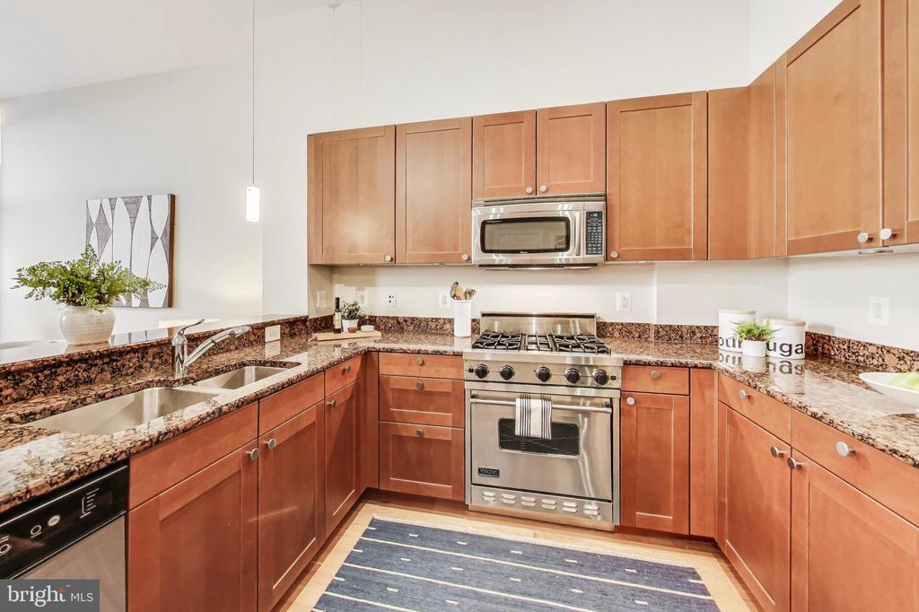 2425 L St NW #217
