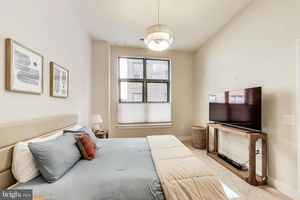 2425 L St NW #217
