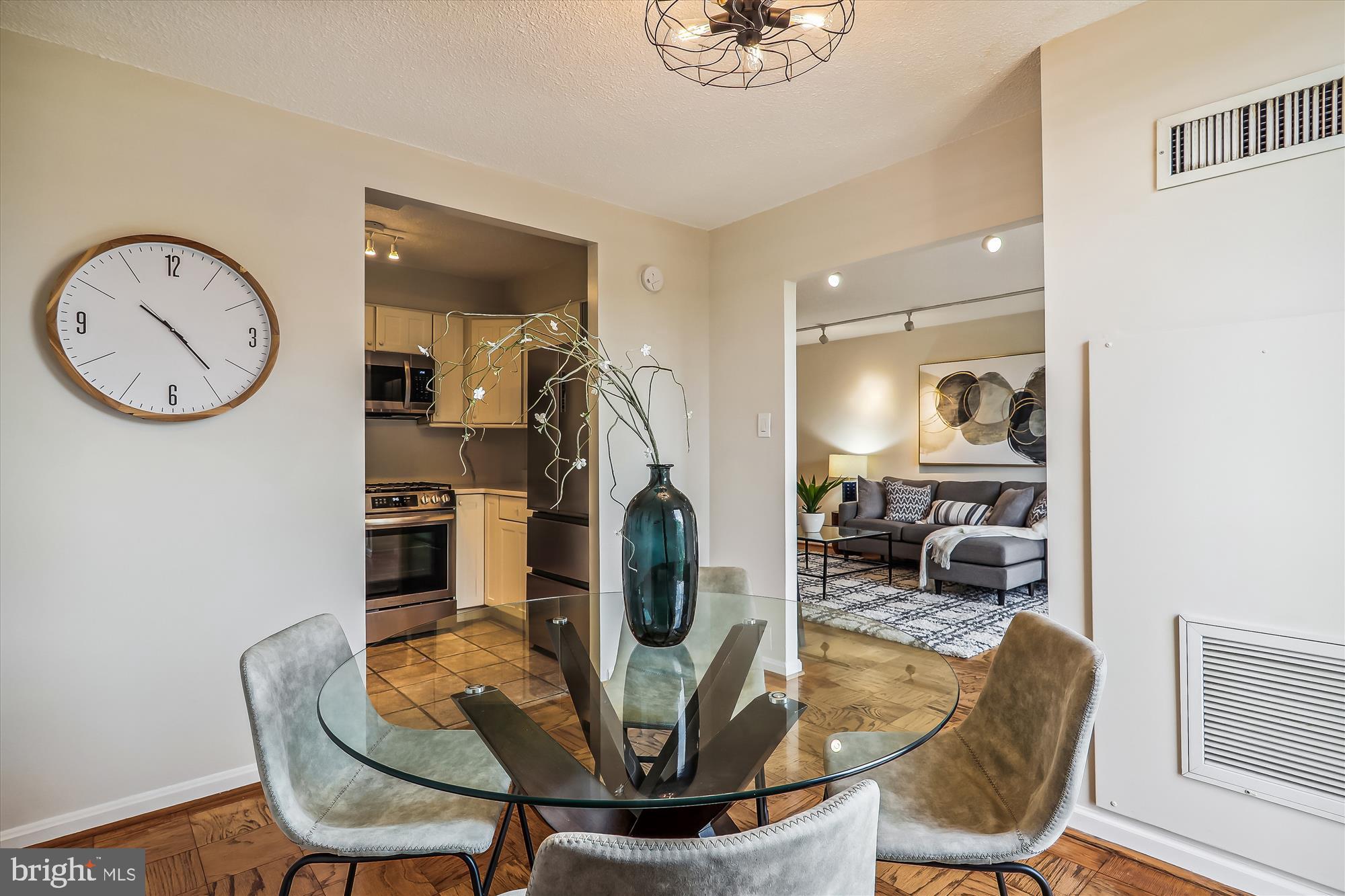 2100 Washington Ave #8-D