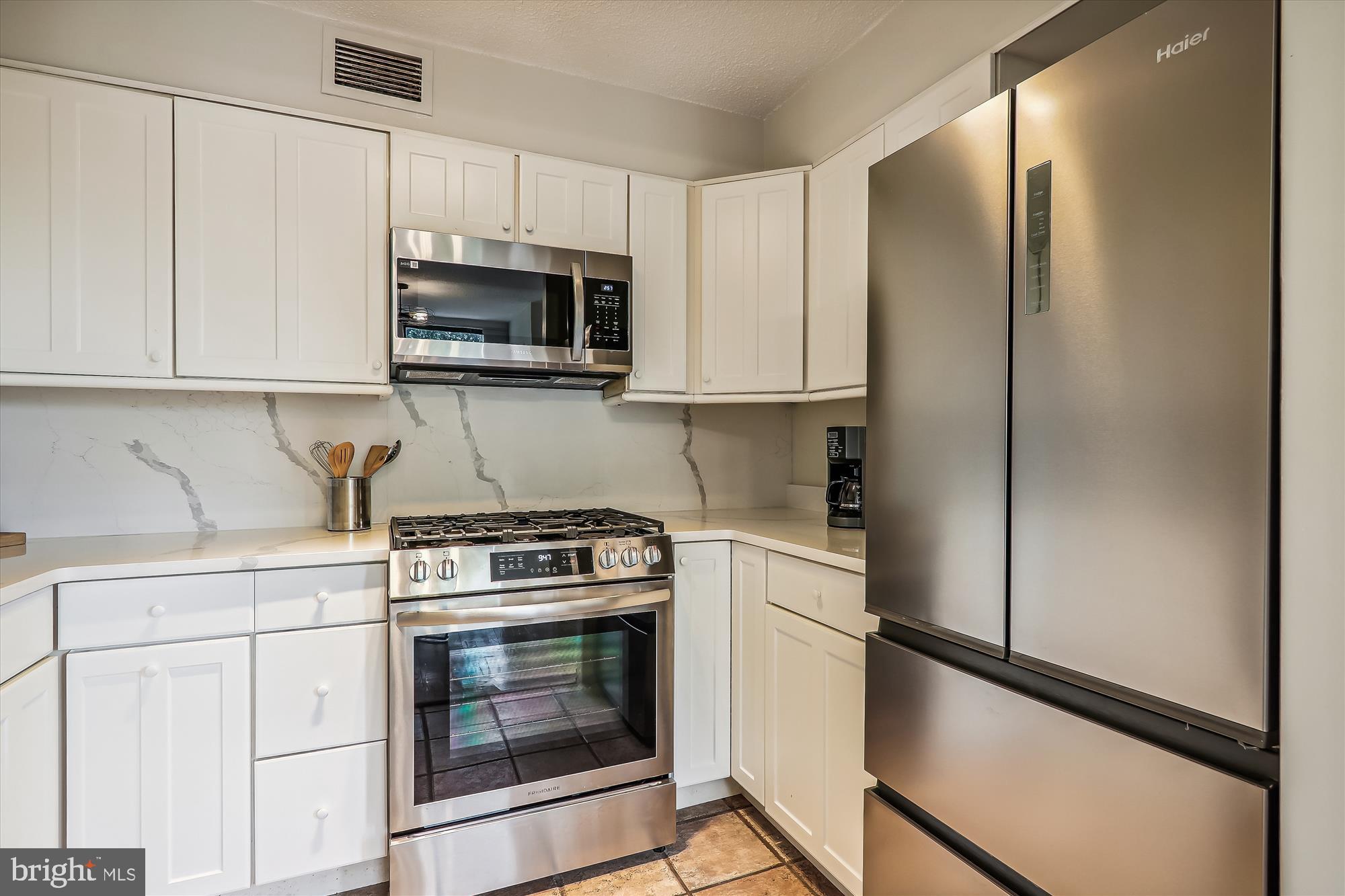 2100 Washington Ave #8-D