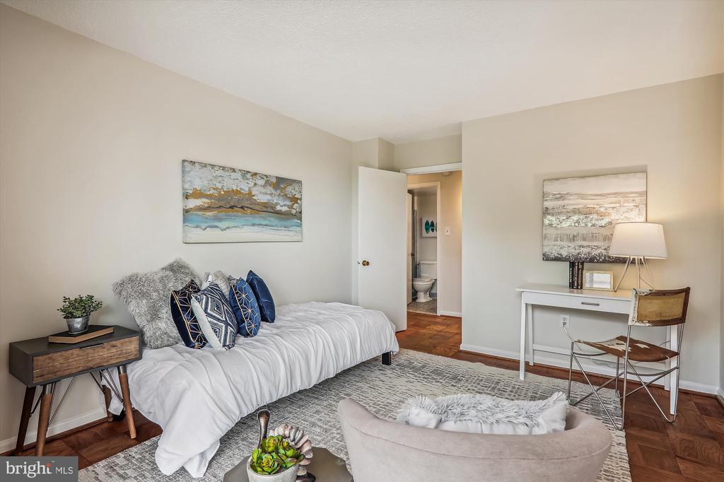2100 Washington Ave #8-D