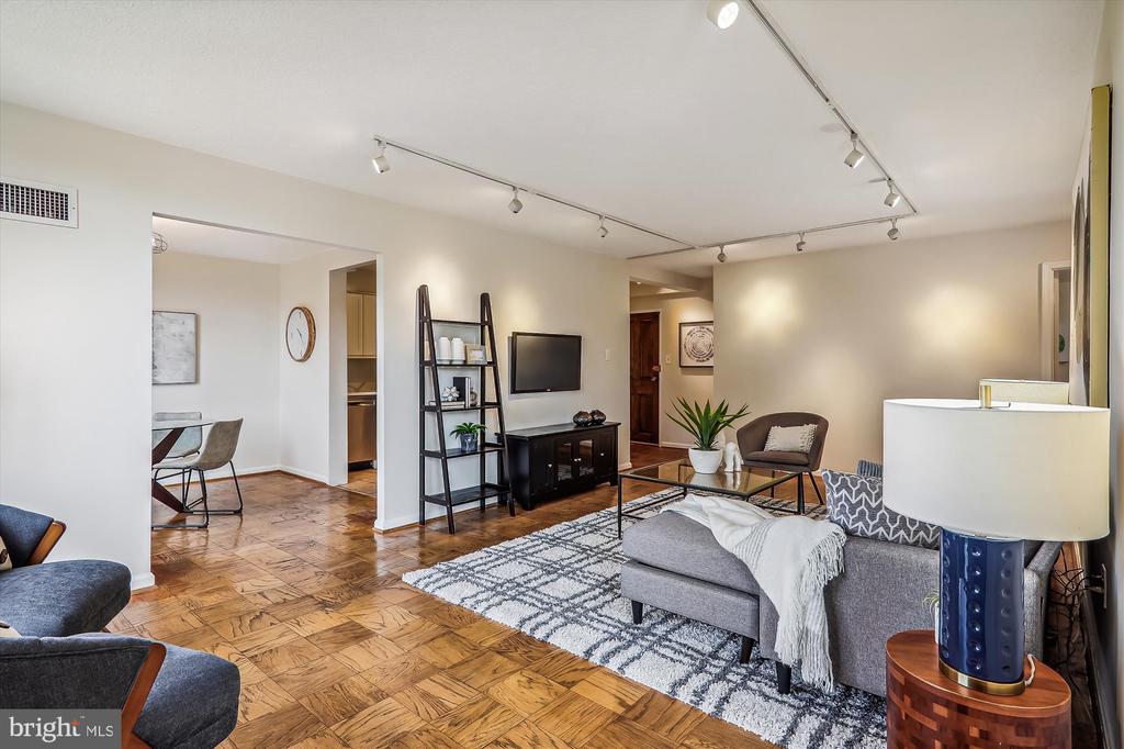 2100 Washington Ave #8-D