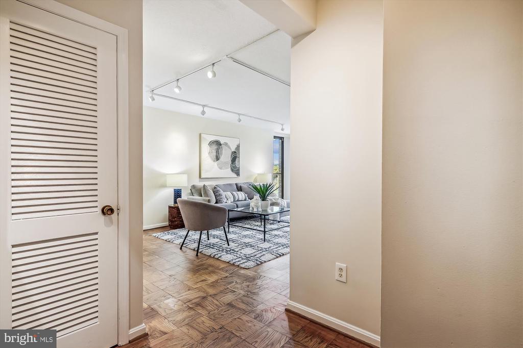 2100 Washington Ave #8-D