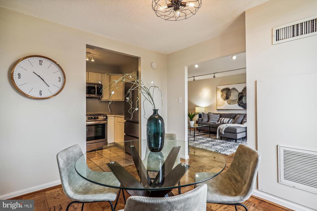 2100 Washington Ave #8-D