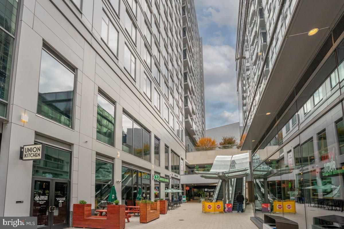 225 N Columbus St