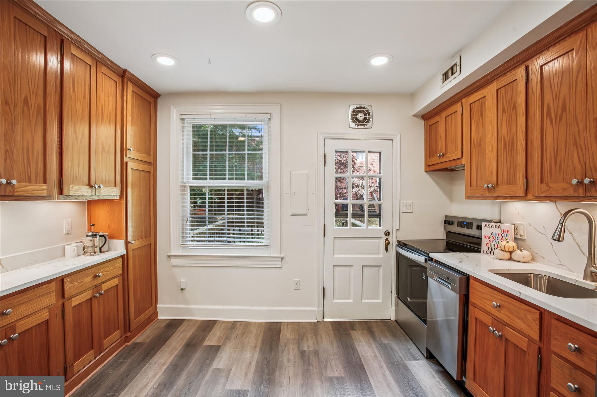 1415 S Edgewood St #463