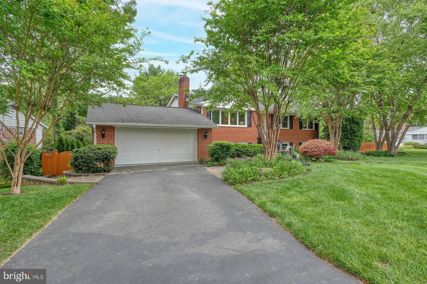 6511 Engel Dr