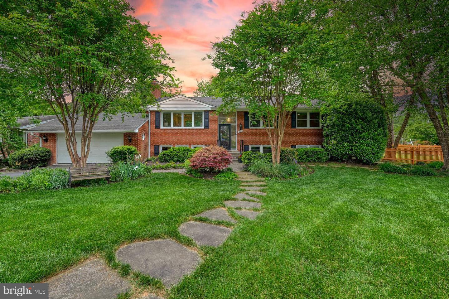 6511 Engel Dr