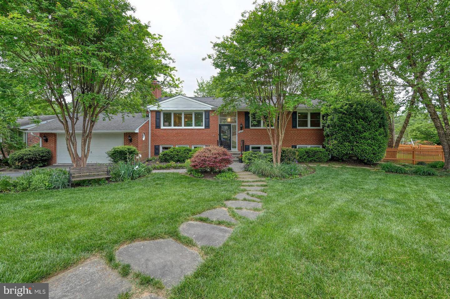 6511 Engel Dr