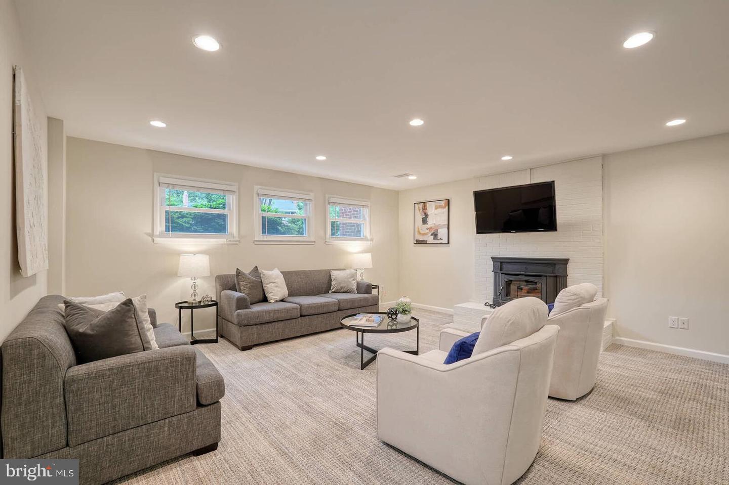 6511 Engel Dr