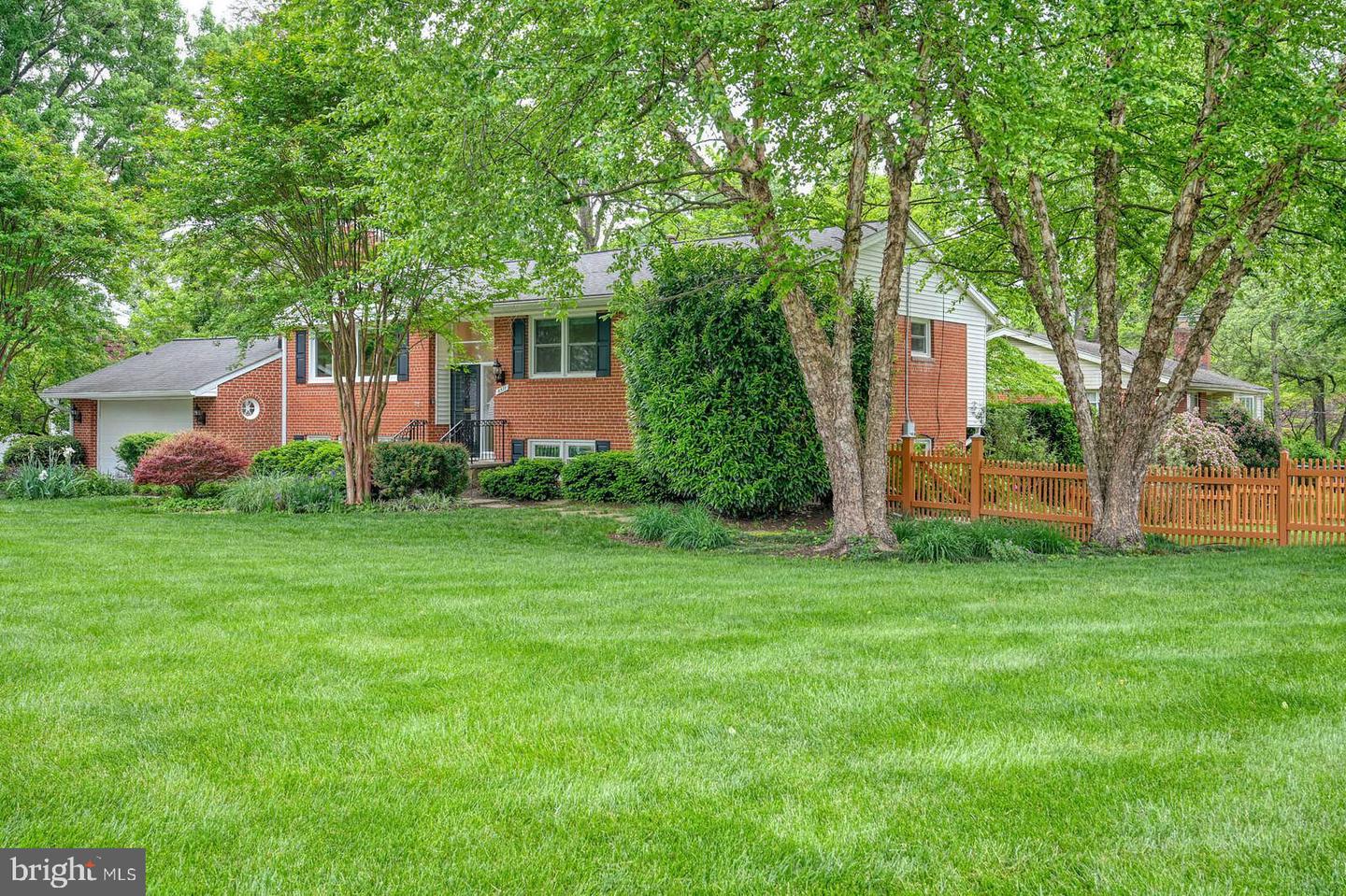 6511 Engel Dr