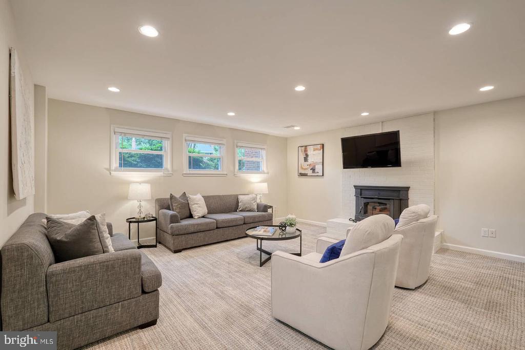 6511 Engel Dr