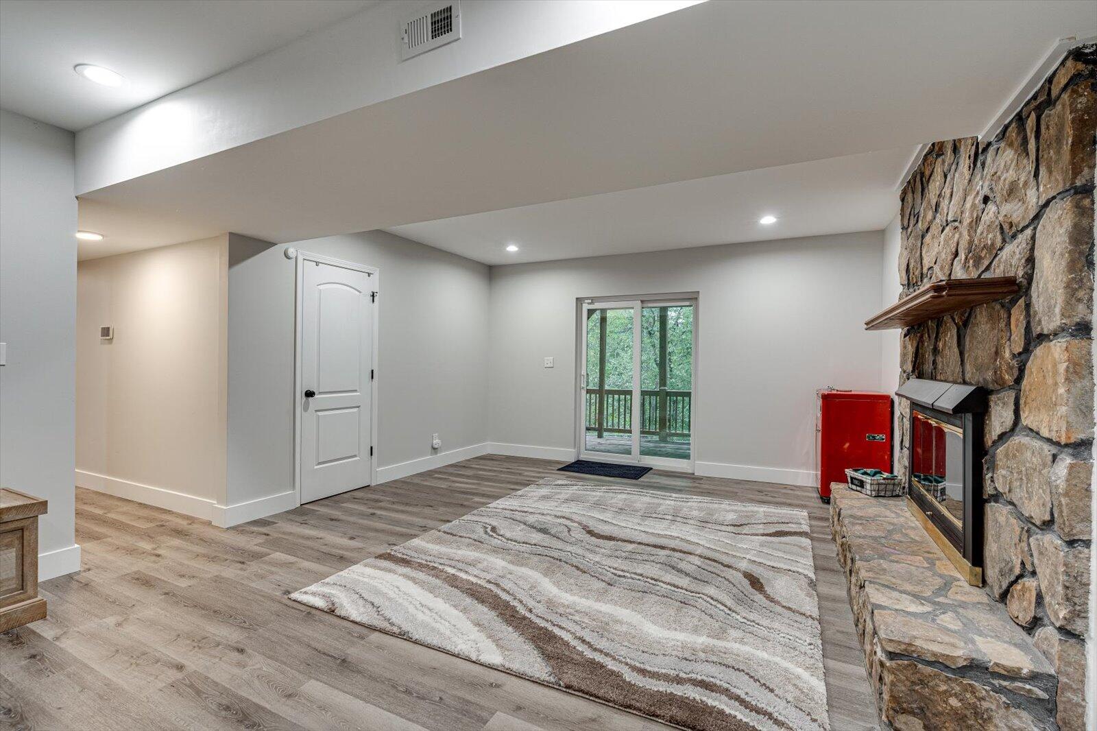 6443 Ridge Lake Road