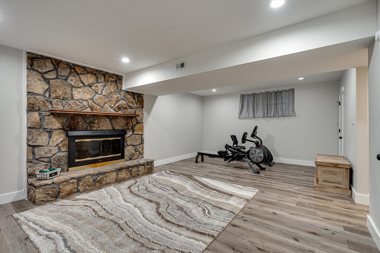 6443 Ridge Lake Road