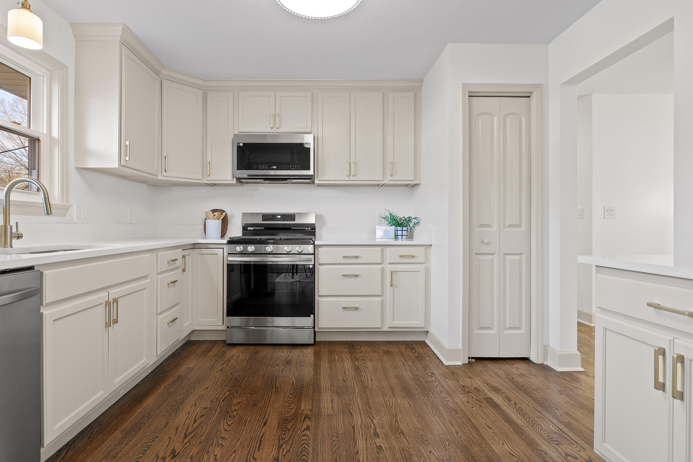 5832 Pine Lake Drive