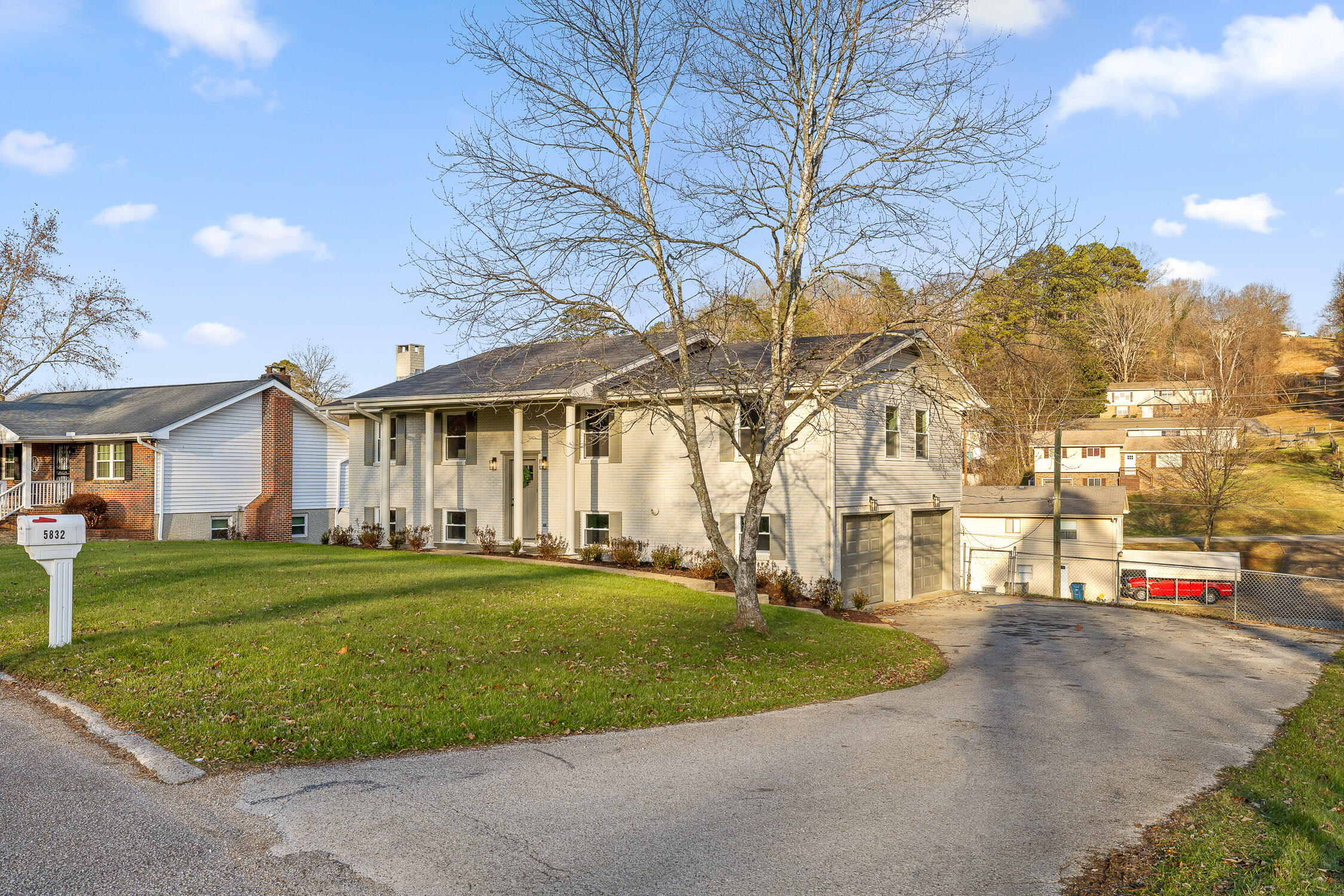 5832 Pine Lake Drive